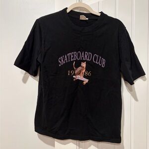 Women's Black Skateboard Cute Cat Graphic Tee